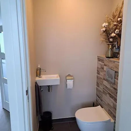 Ruime Woning Aan Het Water Met Jacuzzi In * Alkmaar